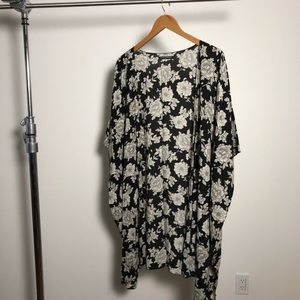 Brandy Melville flower kimono